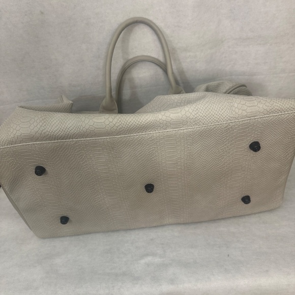 Tote N Carry Faux Crocodile Weekender Bag New with tags 22 x 13 x 12" RARE - Picture 4 of 4